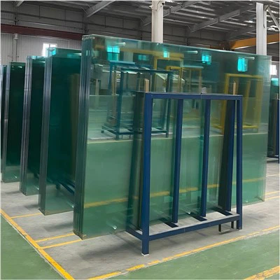 パデルコート用の強化ガラス